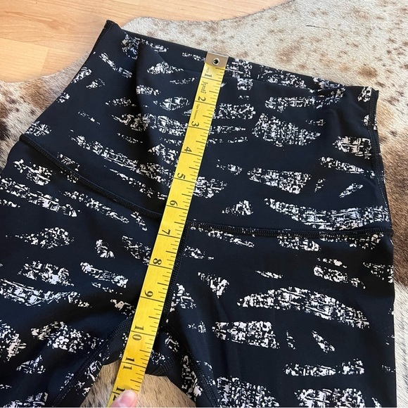 LULULEMON Wunder Under Pant High Rise Graf Black White Size 4 - Picture 9 of 10
